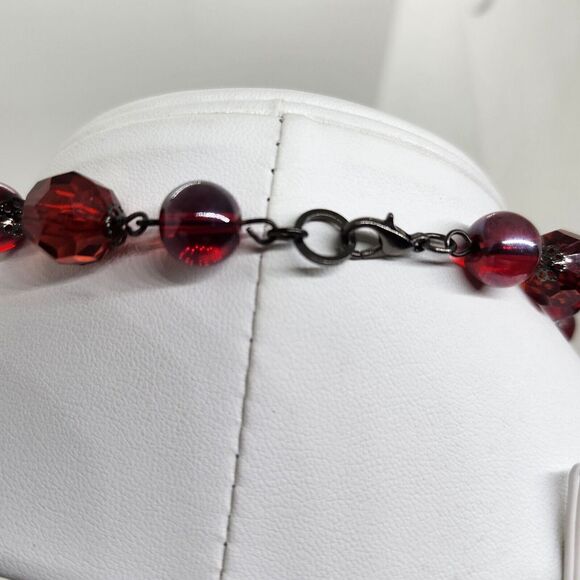 Red And Gun Metal Beaded Necklace - Picture 6 of 6